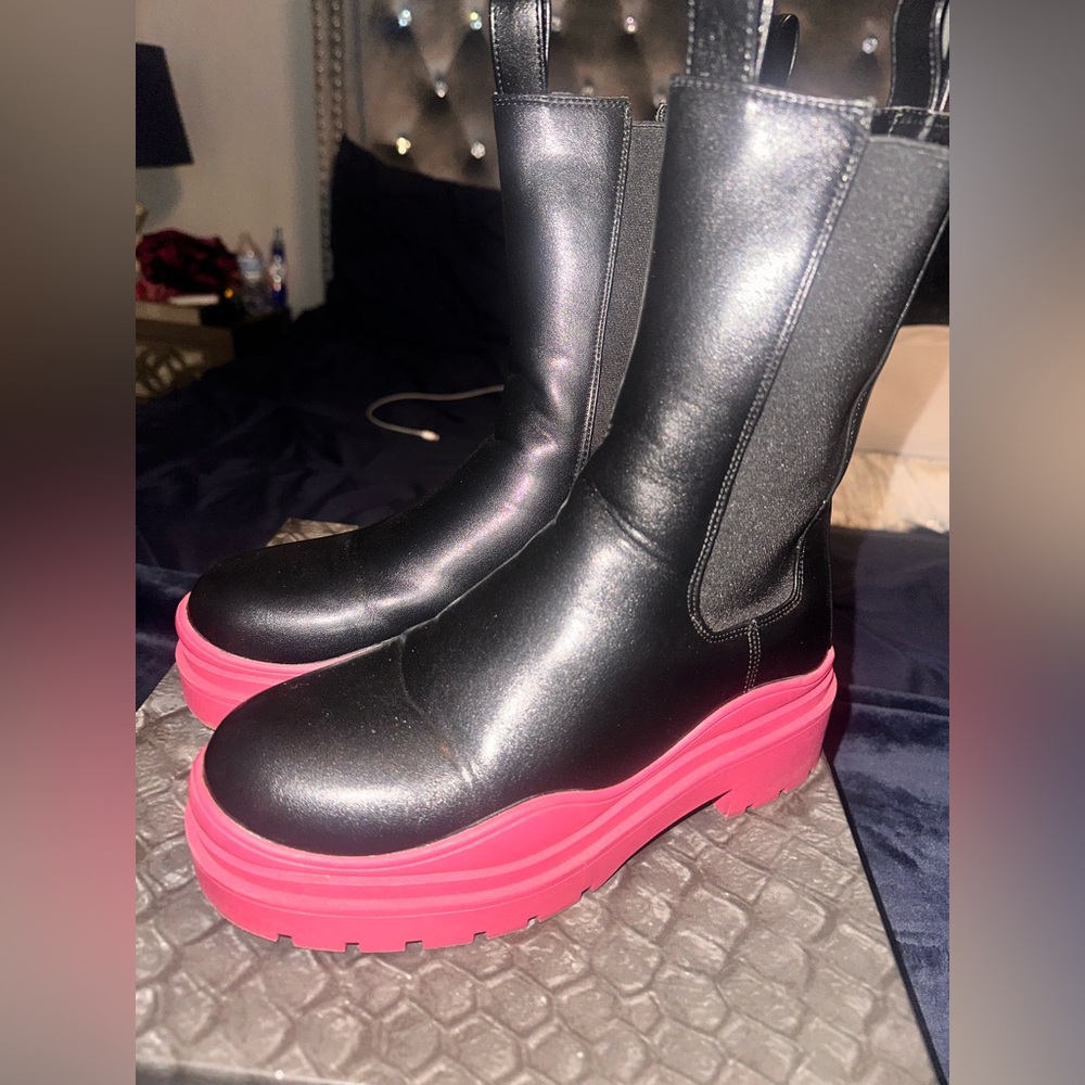 Women’s Black and pink Booties